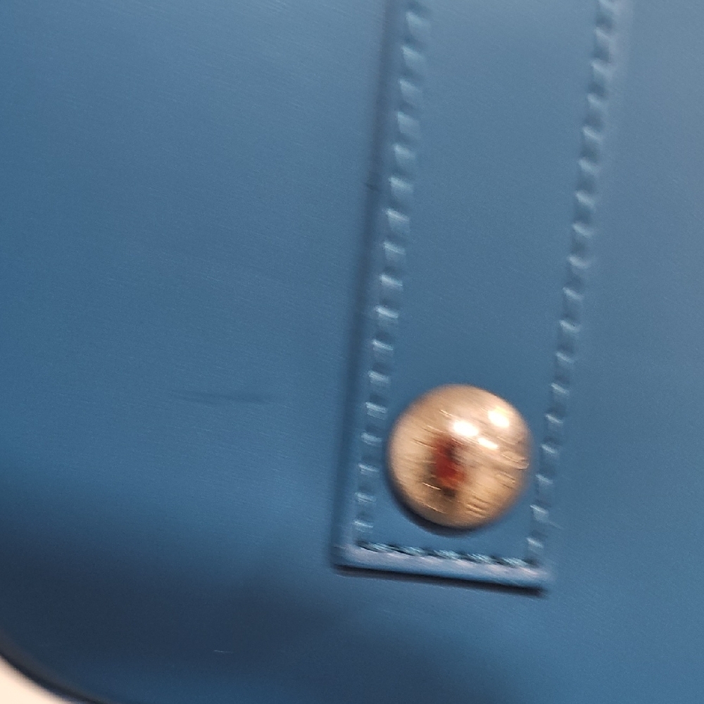 Elegant LV Cyan Epi Leather Alma PM Handbag - Picture 8 of 16